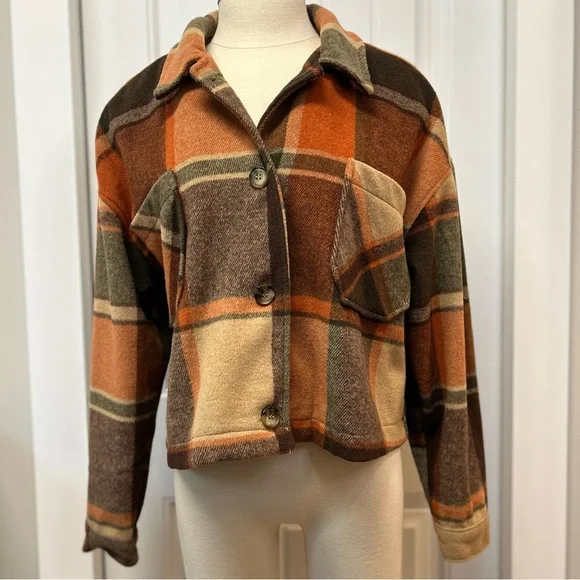 Ashley Outerwear Woman’s Cropped Shacket Brown Orange Plaid Chore Pockets Size L - Picture 4 of 8